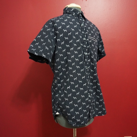 short sleeve button up weird animal - Picture 2 of 4